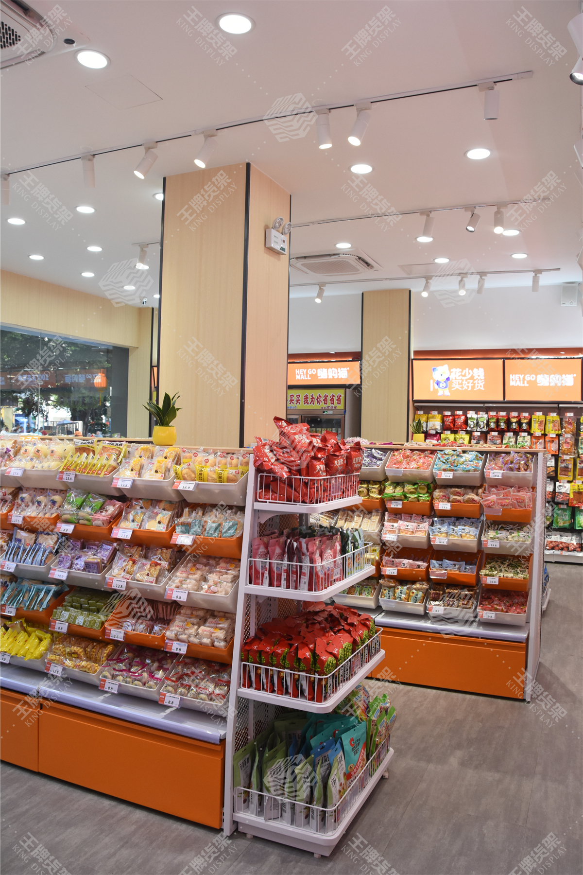 零食店，零食店货架，零食店货架设计，王牌货架